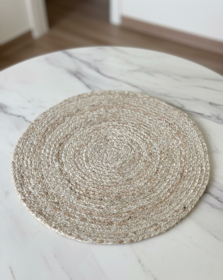 EcoChic Handcrafted 100% Pure Jute Classic Braided Round Placemat Set Reversible Boho Table Mat & Trivet